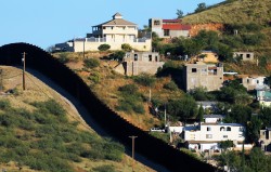 Трамп поручил бойцам Нацгвардии охранять границу с Мексикой