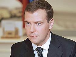 Медведев переформирует российские войска