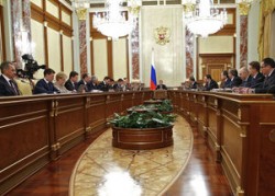 Путин похвалил министров за работу 