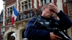 Во Франции террорист захватил заложников
