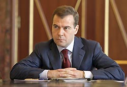 Медведев потребовал денег от Украины