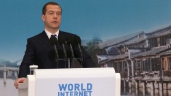 Дмитрий Медведев: мы поддерживаем курс на усиление роли мирового сообщества в управлении интернетом 