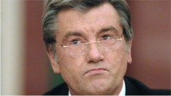 Ющенко грозит импичментом Януковичу