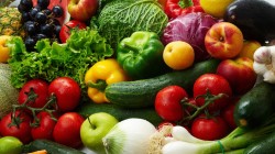 Россия запретила фрукты и овощи из Албании