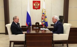 Владимир Путин: организаторы «групп смерти» в интернете не отличаются от убийц Владимир Путин: организаторы «групп смерти» в интернете не отличаются от убийц