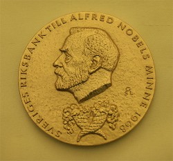 В Стокгольме вручили "Альтернативную Нобелевскую премию"
