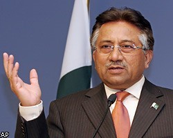 Мушарраф показывает оппозиции зубы