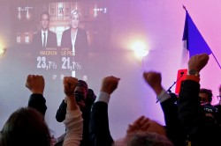 Макрон выиграл первый тур выборов президента Франции