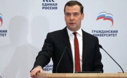 Медведев готов искать «Героев Труда»