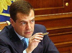 Медведев заменил полпредов