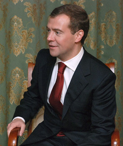 Медведев поговорил с японским премьером о Сахалине