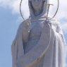 Статуя Богородицы у входа в Святогорскую Лавру.