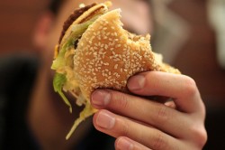 Гормоны в гамбургерах больше не секрет