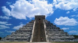Строители разрушили пирамиду майя
