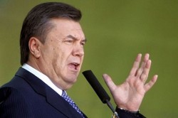 Янукович уволил министров