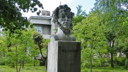 Во Львовской области вандалы уничтожили памятник Пушкину
