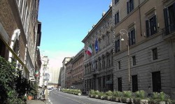Сенат Италии одобрил закон об однополых союзах