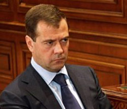 Медведев отправил в отставку трех губернаторов