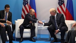 Трамп поблагодарил Путина за высылку дипломатов из России