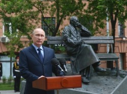 В Москве открыт памятник Сергею Михалкову