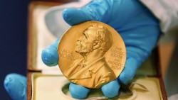 Присуждена Нобелевская премия по физике