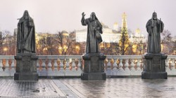 В Москве установят памятники 16 патриархам