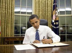 Обама подписал «Акт о свободе США»