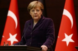 Меркель обвинила Россию в причастности к страданиям тысяч сирийцев