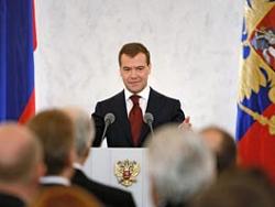 Медведев вручил госнаграды