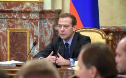 Медведев поручил правительству разработать санкции против Турции