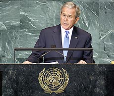 Буш приказал миру поддержать Грузию
