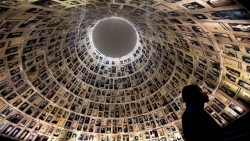 В мире вспоминают жертв холокоста