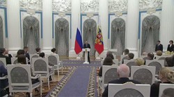 Путин вручил премию молодым деятелям культуры