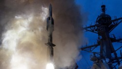 США сбили баллистическую ракету 