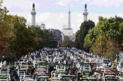 Фермеры на тракторах парализовали Париж