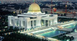 В Туркменистане отменено возрастное ограничение для президента 