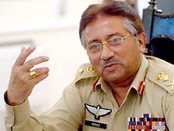 Мушарраф променял погоны на власть