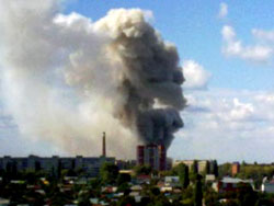 На сладе в Воронеже могли взрываться боеприпасы