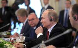 Владимир Путин: «Утверждается многополярный мир, а монополистам это не нравится» Владимир Путин: «Утверждается многополярный мир, а монополистам это не нравится»