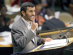 Ахмадинежад поздравил Обаму с победой