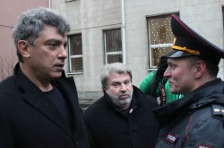 Пикетчик Немцов