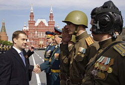 Медведев активизировал борьбу с фальсификацией истории
