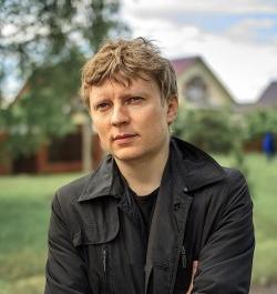 Слышу гул, как будто ветер сильный... Слышу гул, как будто ветер сильный...