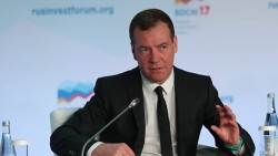 Медведев раскритиковал бюджетную политику регионов