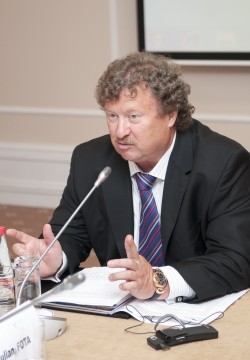 Виктор Хмарин: «Давайте, преобразим Тавриду!» Виктор Хмарин: «Давайте, преобразим Тавриду!»