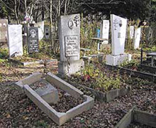 Лужков отдал брошенные могилы коммерсантам