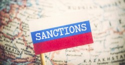 Туск призвал продлить санкции против России