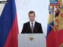 Медведев обратился к Федеральному Собранию
