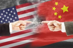 Трамп ввёл пошлину в 25% на товары из Китая