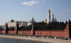 «Большая семерка» давит на Россию 